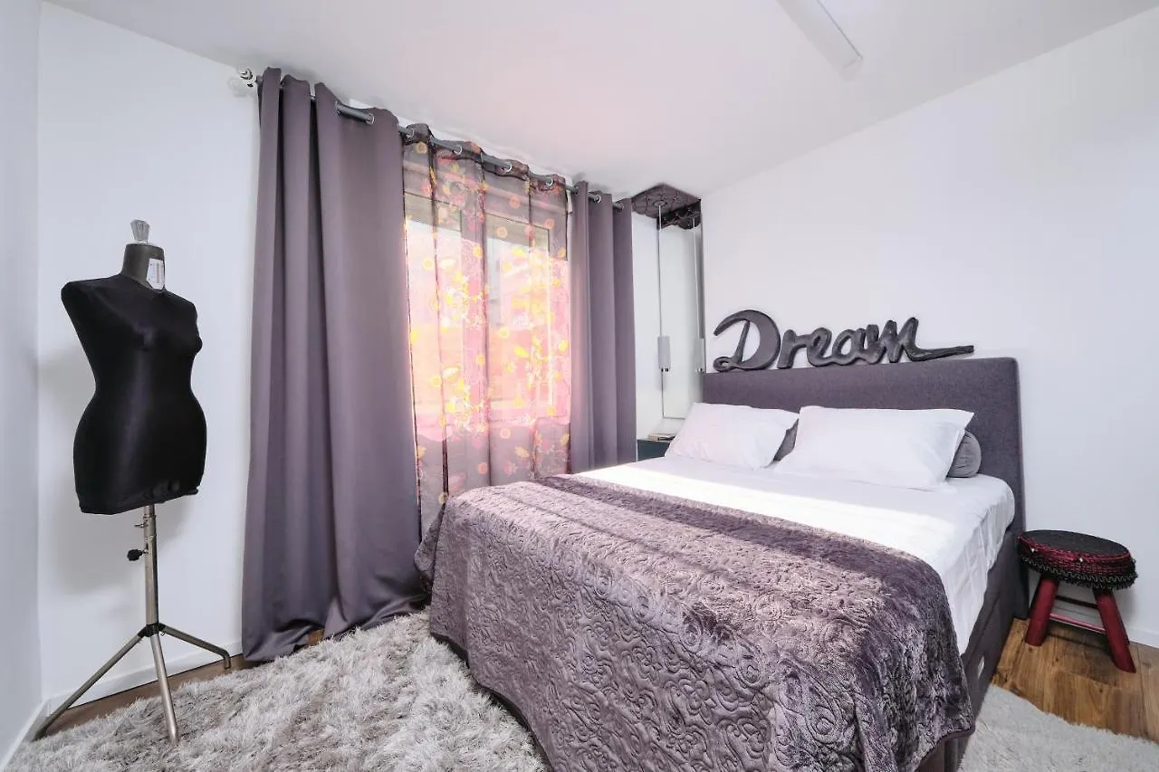 Dreamarthome Split Apartamento